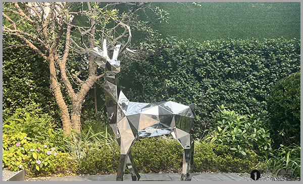 龙湖观宸装置雕塑、不锈钢鹿雕塑